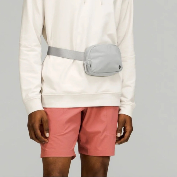 Lululemon Athletica Everywhere belt bag 1L Silver Drop - Picture 17 of 17